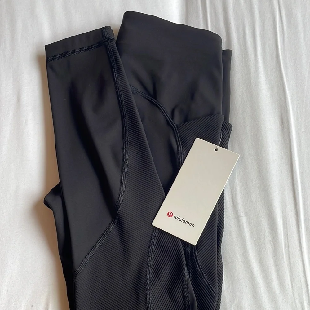 Lululemon On Repeat 7/8 Tight *28" - Picture 1 of 7